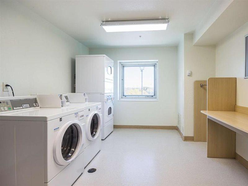 Motel 6-Whitby, On - Toronto East ภายนอก รูปภาพ