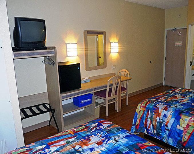 Motel 6-Whitby, On - Toronto East ภายนอก รูปภาพ