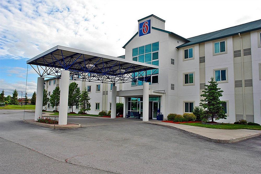 Motel 6-Whitby, On - Toronto East ภายนอก รูปภาพ