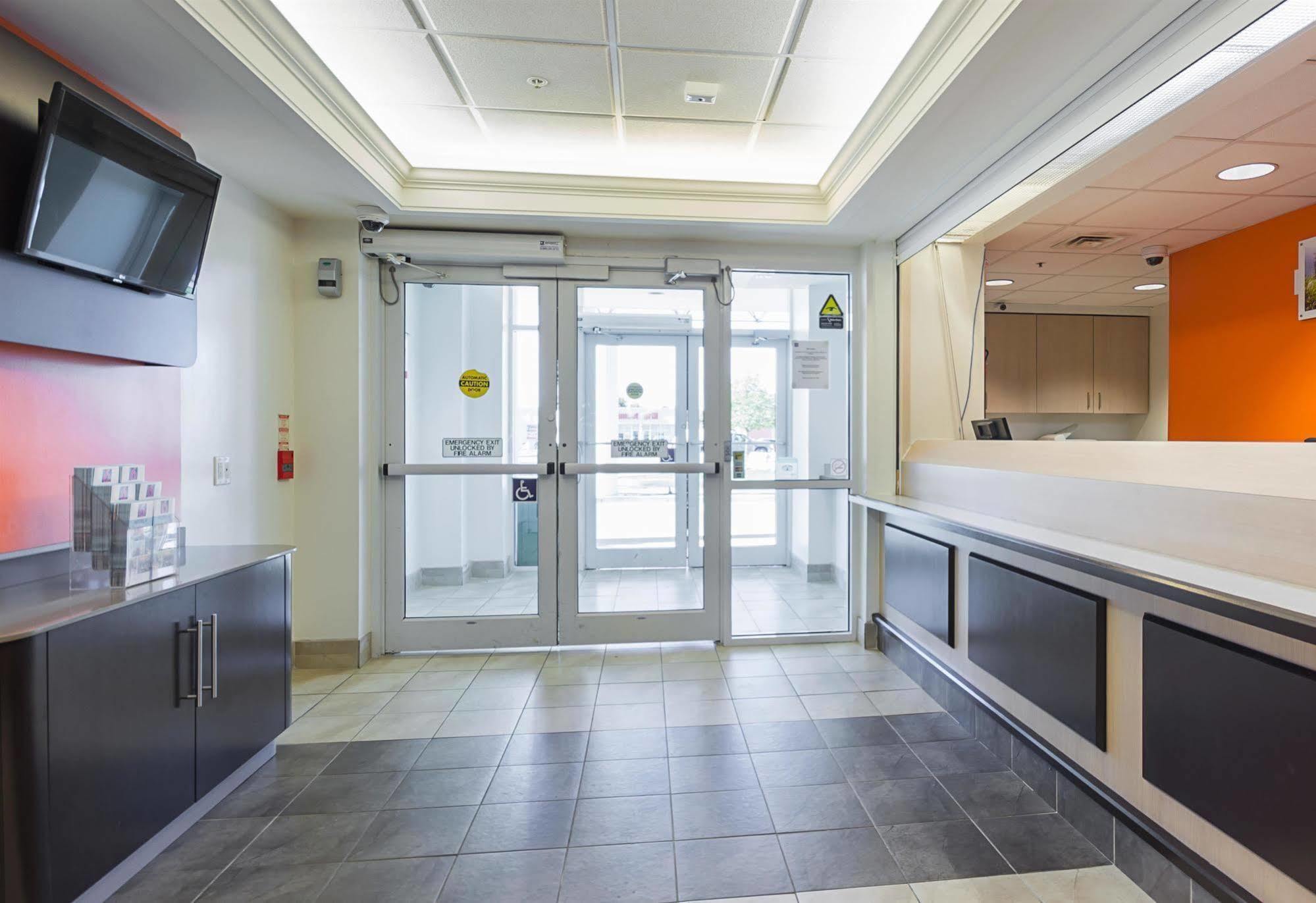 Motel 6-Whitby, On - Toronto East ภายนอก รูปภาพ